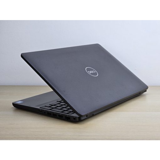 Használt Dell Latitude 5500 laptop, i5-8365U, 16GB RAM, 256GB SSD, felúított, garanciával