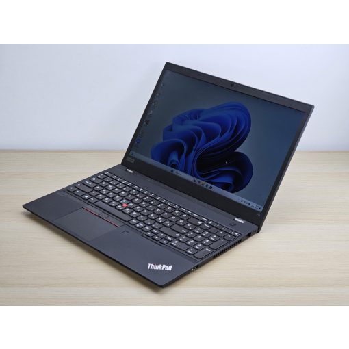 Lenovo ThinkPad T15 Gen 1 / i7-10610U / 16GB RAM / 512B SSD / Magyar billentyűzet