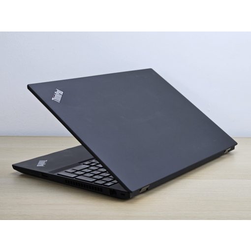 Lenovo ThinkPad T15 Gen 1 / i7-10610U / 16GB RAM / 512B SSD / Magyar billentyűzet