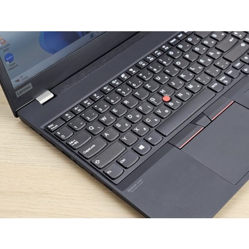 Lenovo ThinkPad T15 Gen 1 / i7-10610U / 16GB RAM / 512B SSD / Magyar billentyűzet