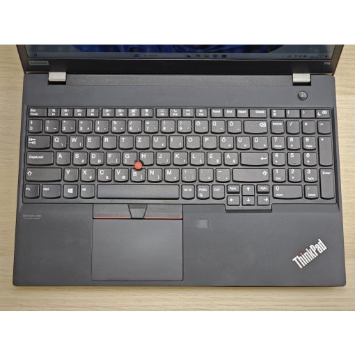 Lenovo ThinkPad T15 Gen 1 / i7-10610U / 16GB RAM / 512B SSD / Magyar billentyűzet