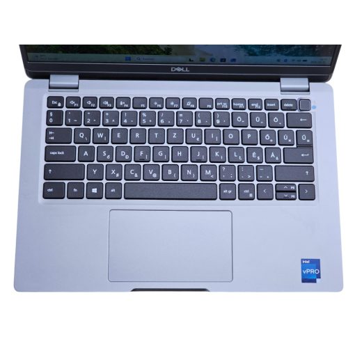 Dell Latitude 5330 Laptop + Iris / i7-1265U / 32GB RAM / 512GB SSD / Érintőképernyős / Magyar billentyűzet